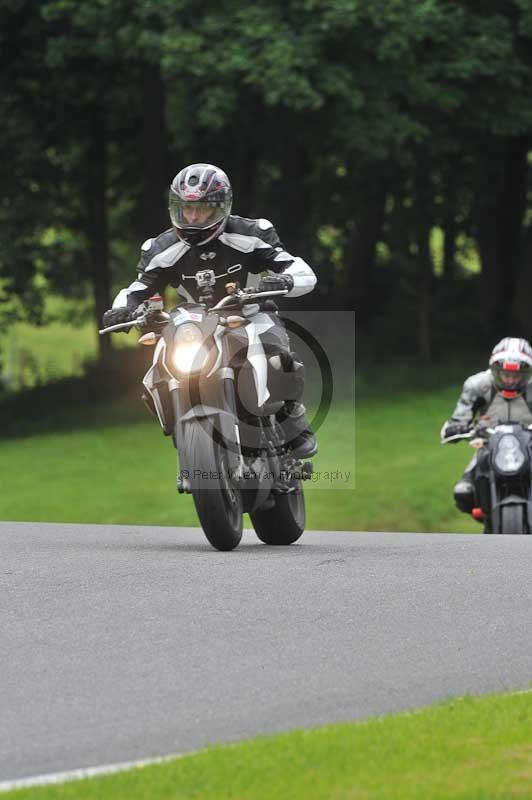 Motorcycle action photographs;Trackday digital images;cadwell;cadwell park photographs;event digital images;eventdigitalimages;motor racing louth lincolnshire;no limits trackdays;peter wileman photography;trackday;trackday photos