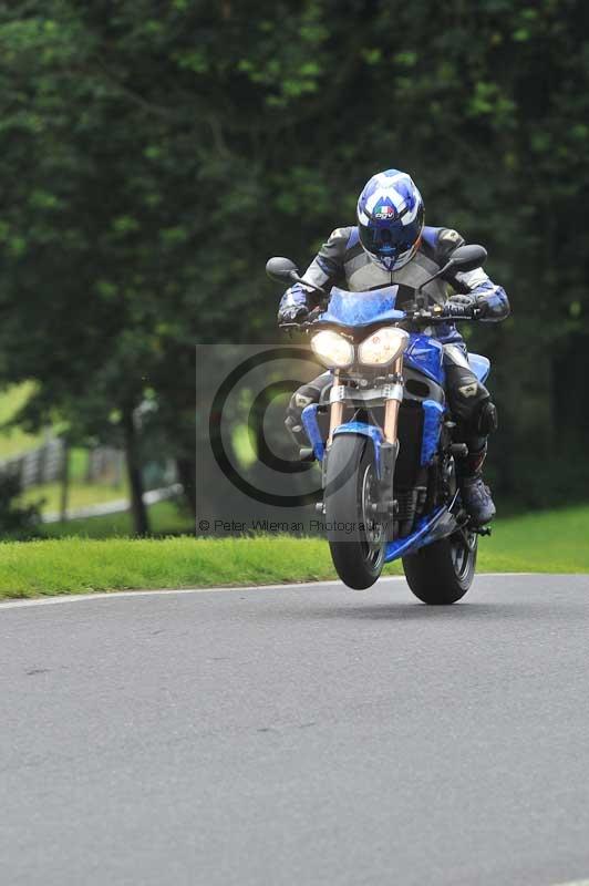 Motorcycle action photographs;Trackday digital images;cadwell;cadwell park photographs;event digital images;eventdigitalimages;motor racing louth lincolnshire;no limits trackdays;peter wileman photography;trackday;trackday photos