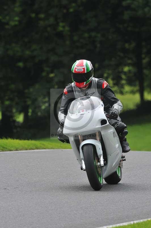 Motorcycle action photographs;Trackday digital images;cadwell;cadwell park photographs;event digital images;eventdigitalimages;motor racing louth lincolnshire;no limits trackdays;peter wileman photography;trackday;trackday photos
