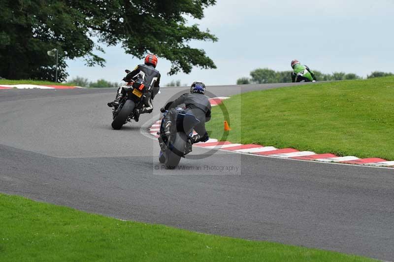 Motorcycle action photographs;Trackday digital images;cadwell;cadwell park photographs;event digital images;eventdigitalimages;motor racing louth lincolnshire;no limits trackdays;peter wileman photography;trackday;trackday photos
