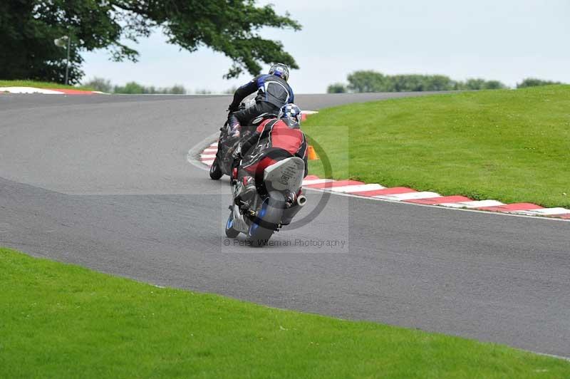 Motorcycle action photographs;Trackday digital images;cadwell;cadwell park photographs;event digital images;eventdigitalimages;motor racing louth lincolnshire;no limits trackdays;peter wileman photography;trackday;trackday photos