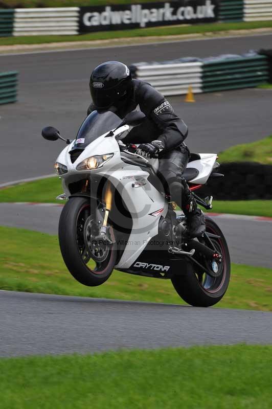 Motorcycle action photographs;Trackday digital images;cadwell;cadwell park photographs;event digital images;eventdigitalimages;motor racing louth lincolnshire;no limits trackdays;peter wileman photography;trackday;trackday photos