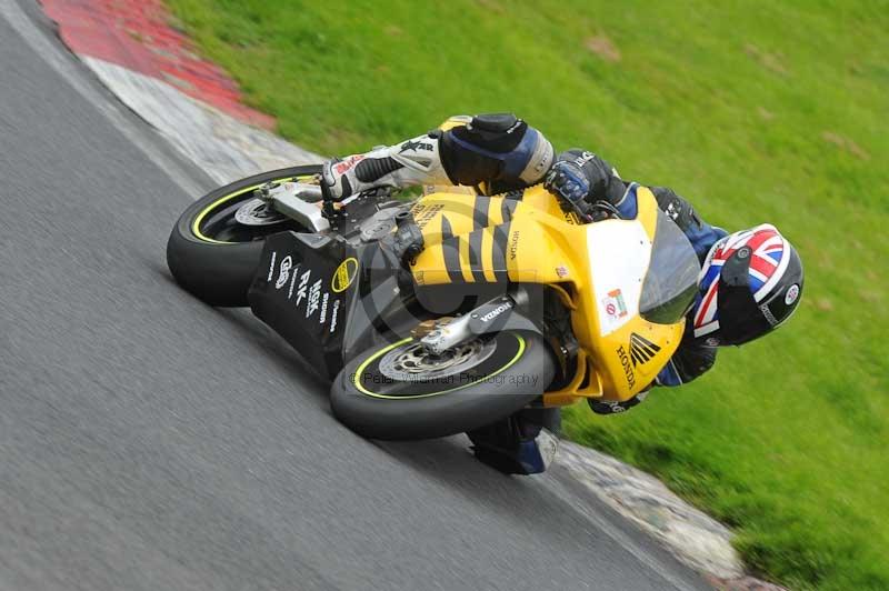 Motorcycle action photographs;Trackday digital images;cadwell;cadwell park photographs;event digital images;eventdigitalimages;motor racing louth lincolnshire;no limits trackdays;peter wileman photography;trackday;trackday photos