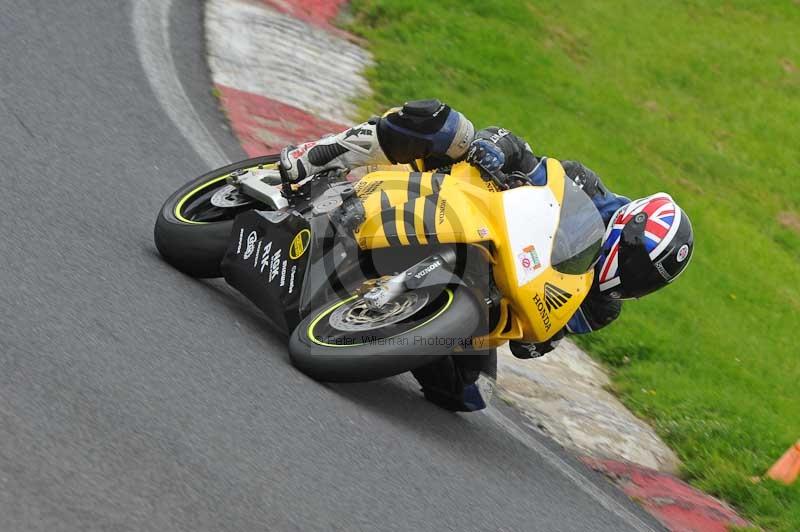 Motorcycle action photographs;Trackday digital images;cadwell;cadwell park photographs;event digital images;eventdigitalimages;motor racing louth lincolnshire;no limits trackdays;peter wileman photography;trackday;trackday photos