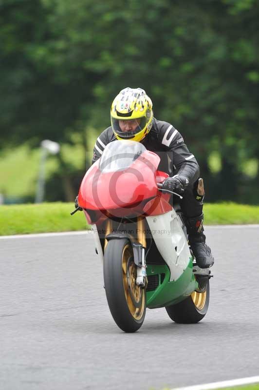 Motorcycle action photographs;Trackday digital images;cadwell;cadwell park photographs;event digital images;eventdigitalimages;motor racing louth lincolnshire;no limits trackdays;peter wileman photography;trackday;trackday photos