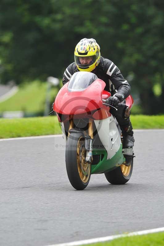 Motorcycle action photographs;Trackday digital images;cadwell;cadwell park photographs;event digital images;eventdigitalimages;motor racing louth lincolnshire;no limits trackdays;peter wileman photography;trackday;trackday photos