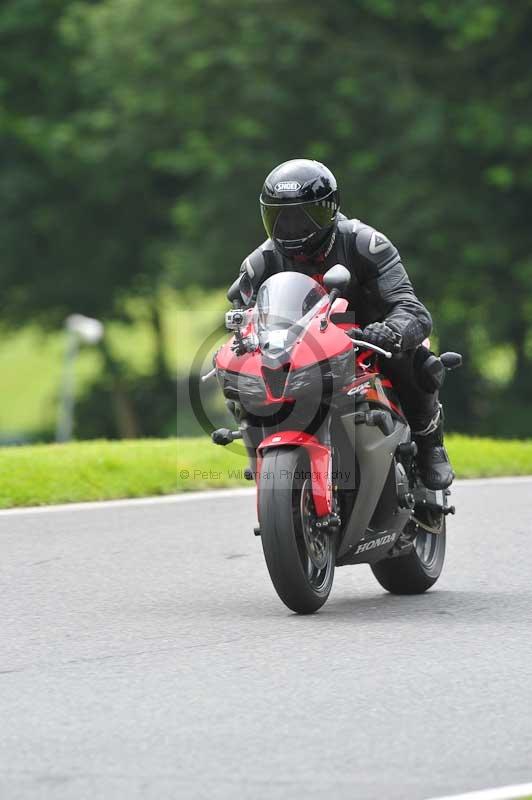 Motorcycle action photographs;Trackday digital images;cadwell;cadwell park photographs;event digital images;eventdigitalimages;motor racing louth lincolnshire;no limits trackdays;peter wileman photography;trackday;trackday photos