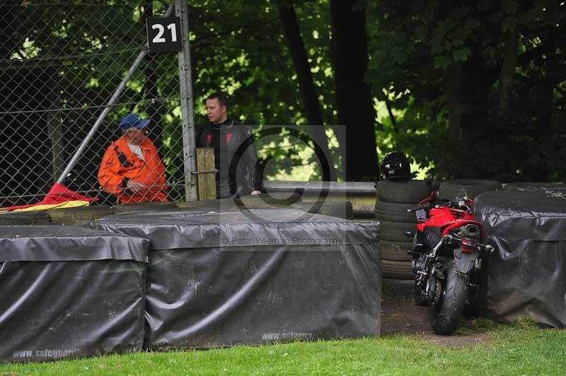 Motorcycle action photographs;Trackday digital images;cadwell;cadwell park photographs;event digital images;eventdigitalimages;motor racing louth lincolnshire;no limits trackdays;peter wileman photography;trackday;trackday photos