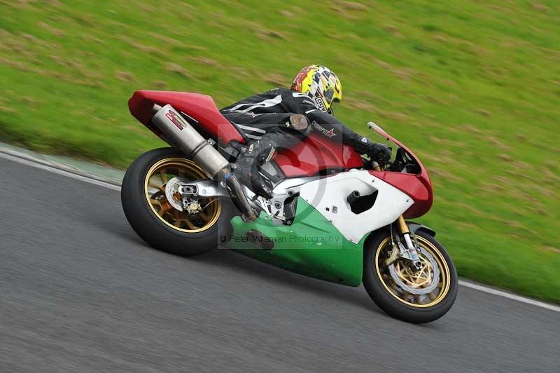 Motorcycle action photographs;Trackday digital images;cadwell;cadwell park photographs;event digital images;eventdigitalimages;motor racing louth lincolnshire;no limits trackdays;peter wileman photography;trackday;trackday photos