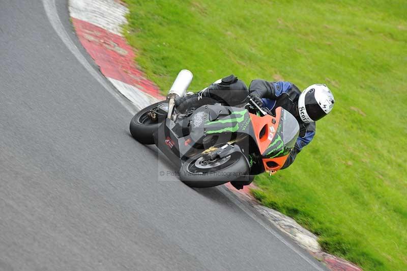 Motorcycle action photographs;Trackday digital images;cadwell;cadwell park photographs;event digital images;eventdigitalimages;motor racing louth lincolnshire;no limits trackdays;peter wileman photography;trackday;trackday photos