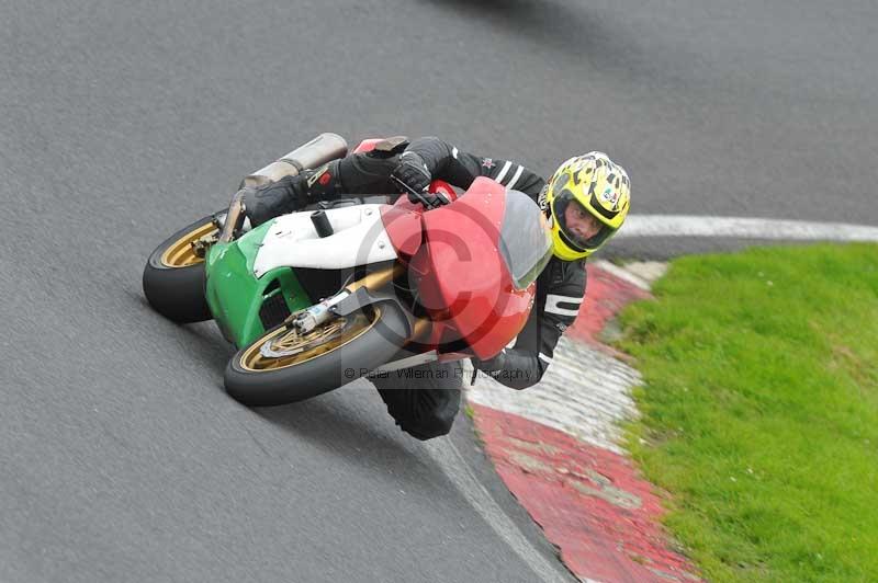 Motorcycle action photographs;Trackday digital images;cadwell;cadwell park photographs;event digital images;eventdigitalimages;motor racing louth lincolnshire;no limits trackdays;peter wileman photography;trackday;trackday photos