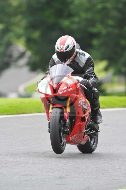 Motorcycle action photographs;Trackday digital images;cadwell;cadwell park photographs;event digital images;eventdigitalimages;motor racing louth lincolnshire;no limits trackdays;peter wileman photography;trackday;trackday photos