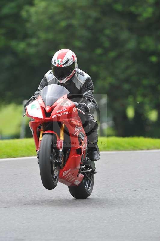 Motorcycle action photographs;Trackday digital images;cadwell;cadwell park photographs;event digital images;eventdigitalimages;motor racing louth lincolnshire;no limits trackdays;peter wileman photography;trackday;trackday photos