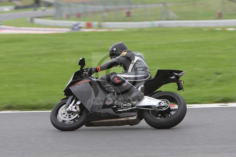 Motorcycle action photographs;Trackday digital images;brands;brands hatch photographs;event digital images;eventdigitalimages;motor racing london;no limits trackday;peter wileman photography;trackday;trackday photos