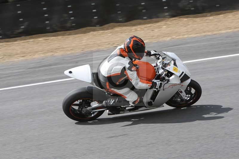 Motorcycle action photographs;Trackday digital images;brands;brands hatch photographs;event digital images;eventdigitalimages;motor racing london;no limits trackday;peter wileman photography;trackday;trackday photos