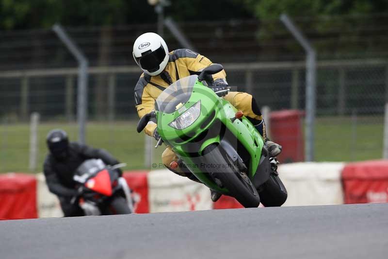 Motorcycle action photographs;Trackday digital images;brands;brands hatch photographs;event digital images;eventdigitalimages;motor racing london;no limits trackday;peter wileman photography;trackday;trackday photos