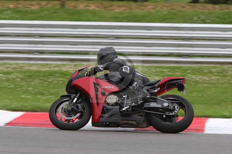 Motorcycle action photographs;Trackday digital images;brands;brands hatch photographs;event digital images;eventdigitalimages;motor racing london;no limits trackday;peter wileman photography;trackday;trackday photos