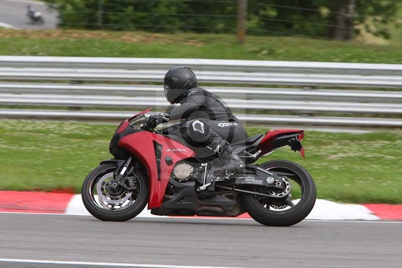 Motorcycle action photographs;Trackday digital images;brands;brands hatch photographs;event digital images;eventdigitalimages;motor racing london;no limits trackday;peter wileman photography;trackday;trackday photos