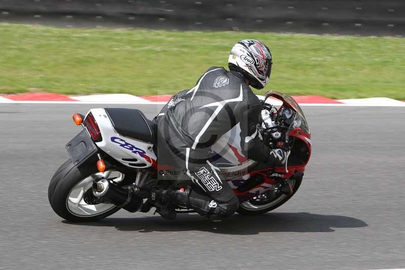 Motorcycle action photographs;Trackday digital images;brands;brands hatch photographs;event digital images;eventdigitalimages;motor racing london;no limits trackday;peter wileman photography;trackday;trackday photos