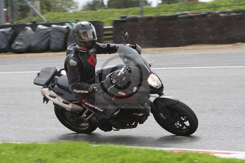 Motorcycle action photographs;Trackday digital images;brands;brands hatch photographs;event digital images;eventdigitalimages;motor racing london;no limits trackday;peter wileman photography;trackday;trackday photos