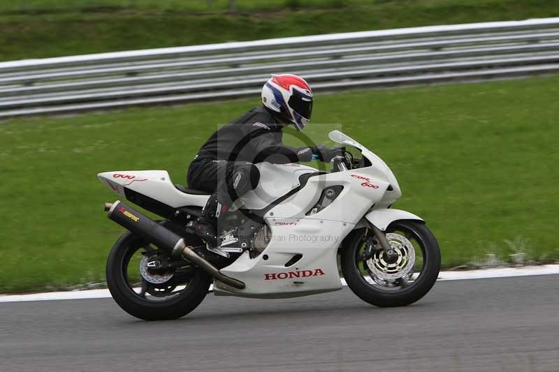 Motorcycle action photographs;Trackday digital images;brands;brands hatch photographs;event digital images;eventdigitalimages;motor racing london;no limits trackday;peter wileman photography;trackday;trackday photos