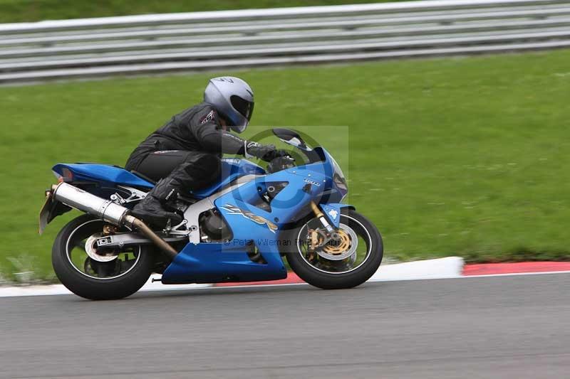 Motorcycle action photographs;Trackday digital images;brands;brands hatch photographs;event digital images;eventdigitalimages;motor racing london;no limits trackday;peter wileman photography;trackday;trackday photos