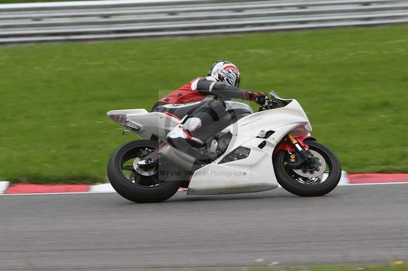 Motorcycle action photographs;Trackday digital images;brands;brands hatch photographs;event digital images;eventdigitalimages;motor racing london;no limits trackday;peter wileman photography;trackday;trackday photos