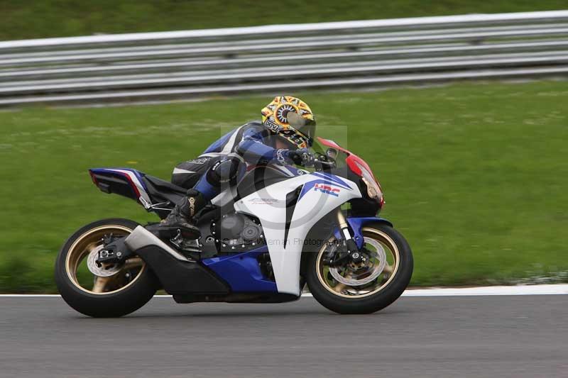 Motorcycle action photographs;Trackday digital images;brands;brands hatch photographs;event digital images;eventdigitalimages;motor racing london;no limits trackday;peter wileman photography;trackday;trackday photos
