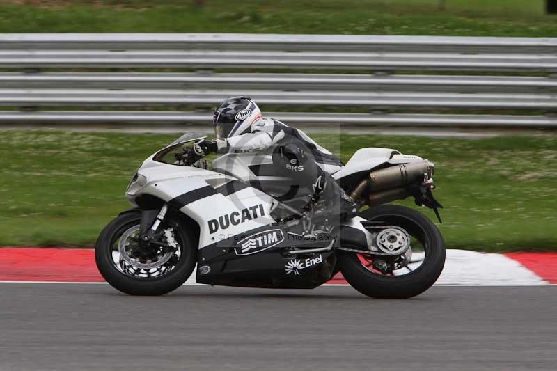 Motorcycle action photographs;Trackday digital images;brands;brands hatch photographs;event digital images;eventdigitalimages;motor racing london;no limits trackday;peter wileman photography;trackday;trackday photos