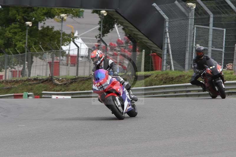 Motorcycle action photographs;Trackday digital images;brands;brands hatch photographs;event digital images;eventdigitalimages;motor racing london;no limits trackday;peter wileman photography;trackday;trackday photos