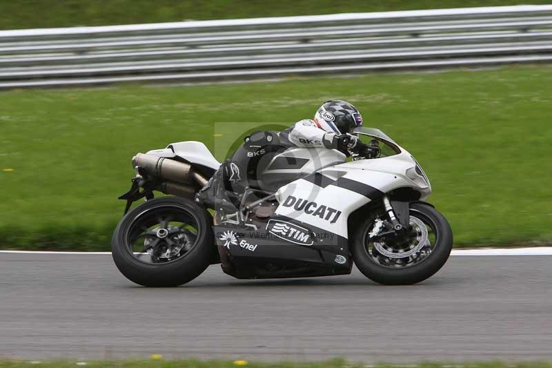 Motorcycle action photographs;Trackday digital images;brands;brands hatch photographs;event digital images;eventdigitalimages;motor racing london;no limits trackday;peter wileman photography;trackday;trackday photos