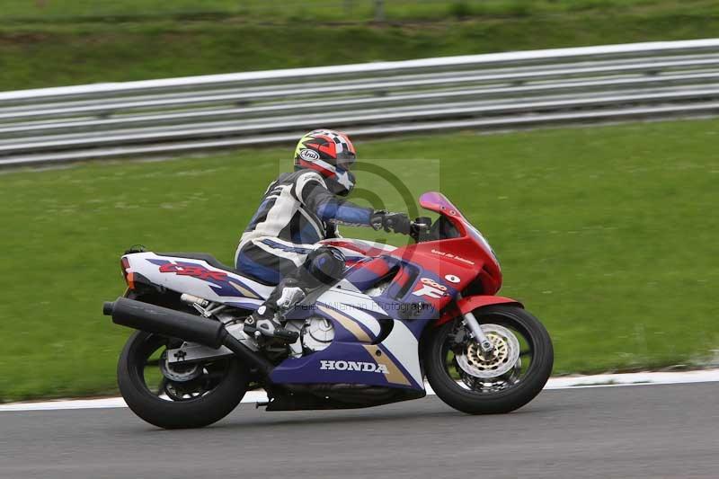 Motorcycle action photographs;Trackday digital images;brands;brands hatch photographs;event digital images;eventdigitalimages;motor racing london;no limits trackday;peter wileman photography;trackday;trackday photos