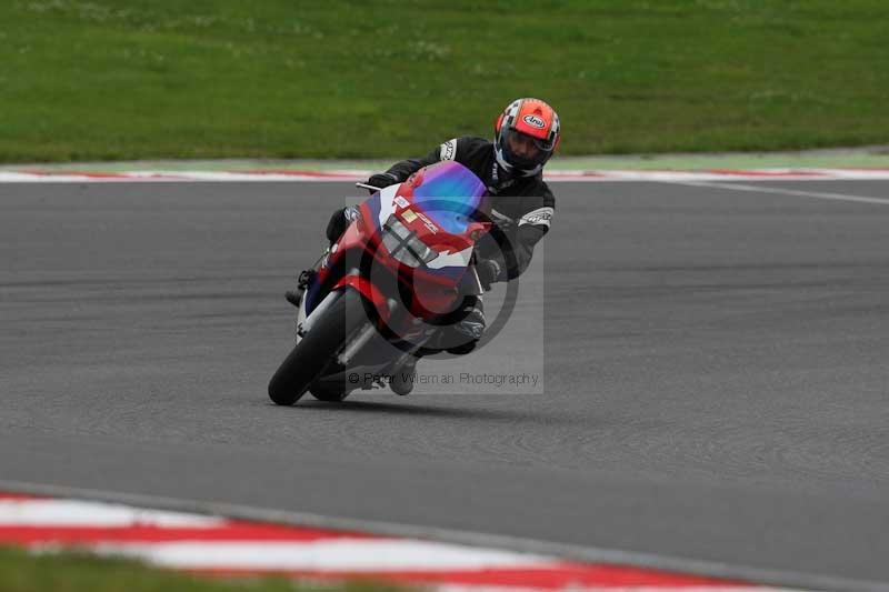 Motorcycle action photographs;Trackday digital images;brands;brands hatch photographs;event digital images;eventdigitalimages;motor racing london;no limits trackday;peter wileman photography;trackday;trackday photos