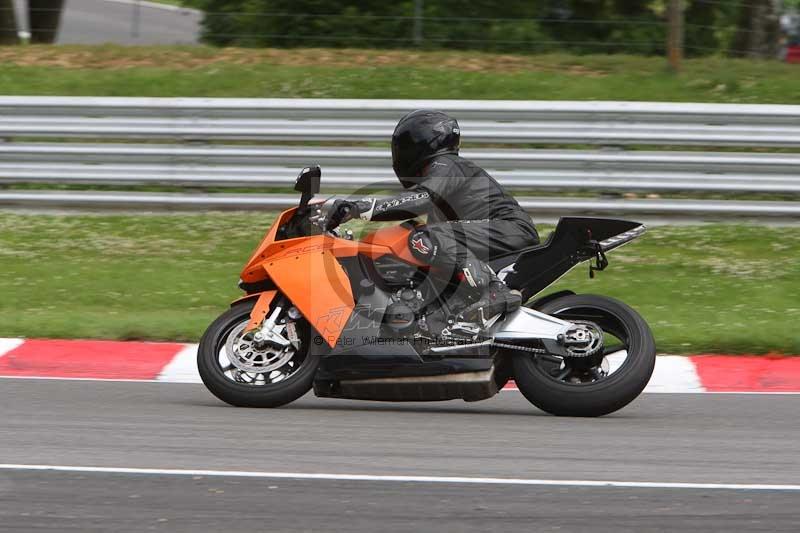 Motorcycle action photographs;Trackday digital images;brands;brands hatch photographs;event digital images;eventdigitalimages;motor racing london;no limits trackday;peter wileman photography;trackday;trackday photos