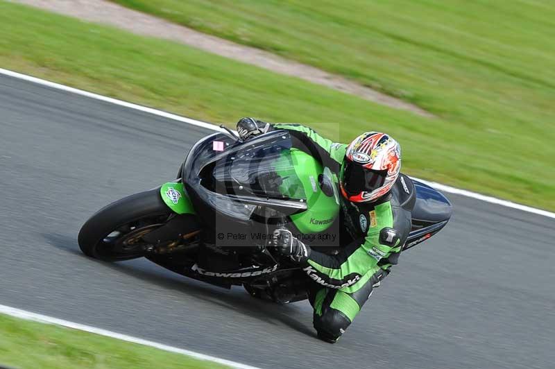 Motorcycle action photographs;Trackday digital images;event digital images;eventdigitalimages;no limits trackday;oulton park;oulton park circuit cheshire;oulton park photographs;peter wileman photography;trackday;trackday photos