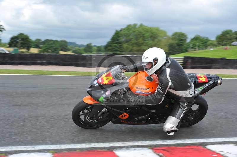 Motorcycle action photographs;Trackday digital images;event digital images;eventdigitalimages;no limits trackday;oulton park;oulton park circuit cheshire;oulton park photographs;peter wileman photography;trackday;trackday photos
