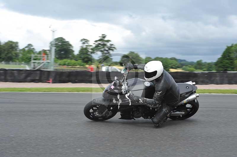 Motorcycle action photographs;Trackday digital images;event digital images;eventdigitalimages;no limits trackday;oulton park;oulton park circuit cheshire;oulton park photographs;peter wileman photography;trackday;trackday photos