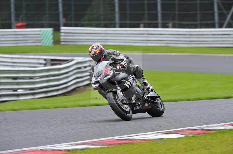 Motorcycle action photographs;Trackday digital images;event digital images;eventdigitalimages;no limits trackday;oulton park;oulton park circuit cheshire;oulton park photographs;peter wileman photography;trackday;trackday photos