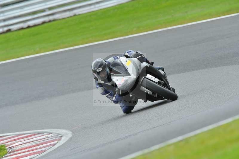 Motorcycle action photographs;Trackday digital images;event digital images;eventdigitalimages;no limits trackday;oulton park;oulton park circuit cheshire;oulton park photographs;peter wileman photography;trackday;trackday photos