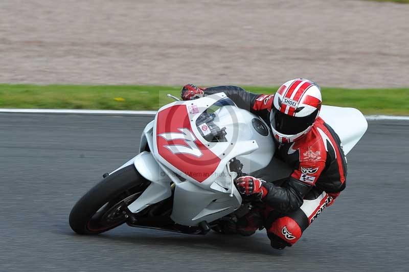 Motorcycle action photographs;Trackday digital images;event digital images;eventdigitalimages;no limits trackday;oulton park;oulton park circuit cheshire;oulton park photographs;peter wileman photography;trackday;trackday photos