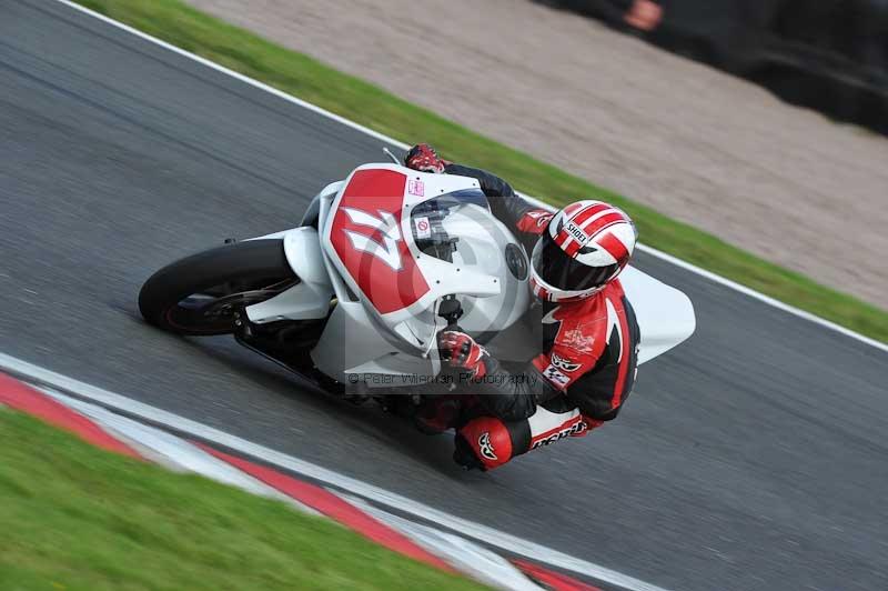 Motorcycle action photographs;Trackday digital images;event digital images;eventdigitalimages;no limits trackday;oulton park;oulton park circuit cheshire;oulton park photographs;peter wileman photography;trackday;trackday photos