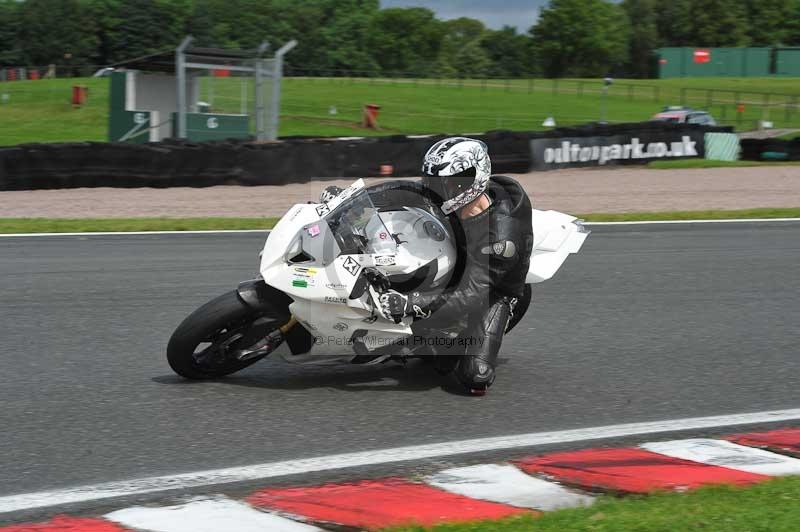 Motorcycle action photographs;Trackday digital images;event digital images;eventdigitalimages;no limits trackday;oulton park;oulton park circuit cheshire;oulton park photographs;peter wileman photography;trackday;trackday photos