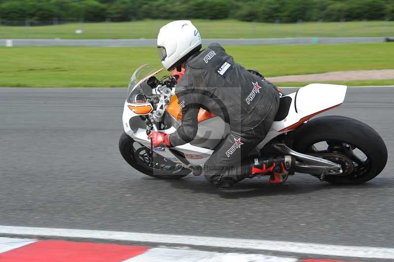 Motorcycle action photographs;Trackday digital images;event digital images;eventdigitalimages;no limits trackday;oulton park;oulton park circuit cheshire;oulton park photographs;peter wileman photography;trackday;trackday photos