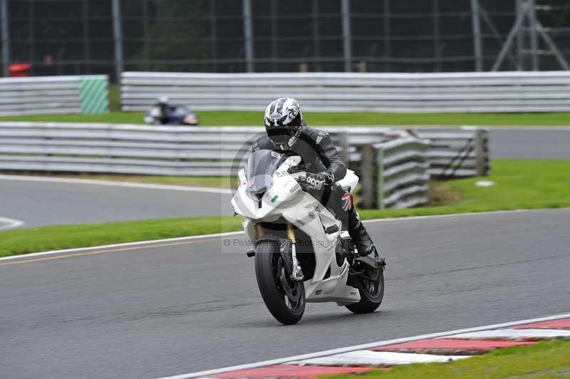 Motorcycle action photographs;Trackday digital images;event digital images;eventdigitalimages;no limits trackday;oulton park;oulton park circuit cheshire;oulton park photographs;peter wileman photography;trackday;trackday photos