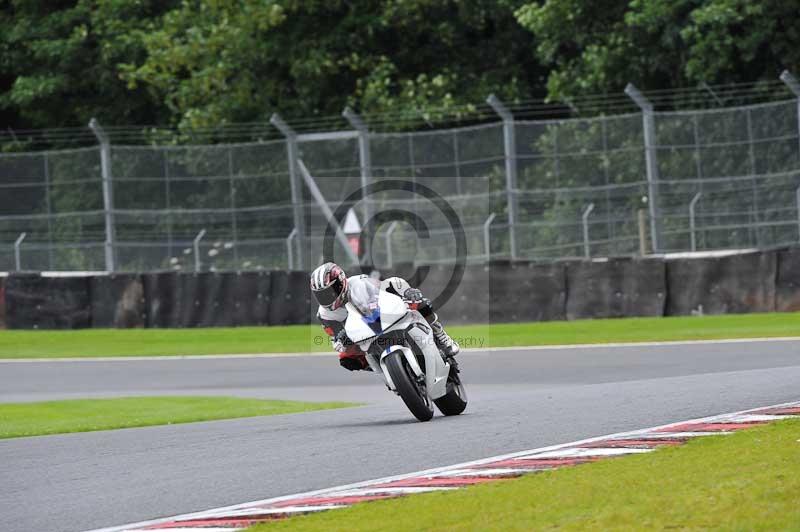 Motorcycle action photographs;Trackday digital images;event digital images;eventdigitalimages;no limits trackday;oulton park;oulton park circuit cheshire;oulton park photographs;peter wileman photography;trackday;trackday photos