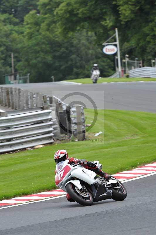 Motorcycle action photographs;Trackday digital images;event digital images;eventdigitalimages;no limits trackday;oulton park;oulton park circuit cheshire;oulton park photographs;peter wileman photography;trackday;trackday photos