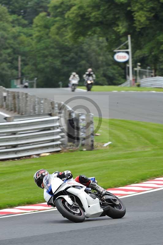 Motorcycle action photographs;Trackday digital images;event digital images;eventdigitalimages;no limits trackday;oulton park;oulton park circuit cheshire;oulton park photographs;peter wileman photography;trackday;trackday photos