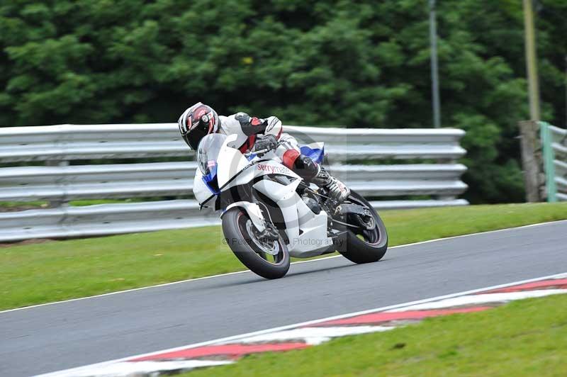Motorcycle action photographs;Trackday digital images;event digital images;eventdigitalimages;no limits trackday;oulton park;oulton park circuit cheshire;oulton park photographs;peter wileman photography;trackday;trackday photos