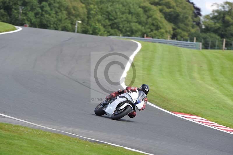 Motorcycle action photographs;Trackday digital images;event digital images;eventdigitalimages;no limits trackday;oulton park;oulton park circuit cheshire;oulton park photographs;peter wileman photography;trackday;trackday photos