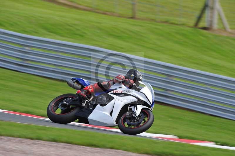 Motorcycle action photographs;Trackday digital images;event digital images;eventdigitalimages;no limits trackday;oulton park;oulton park circuit cheshire;oulton park photographs;peter wileman photography;trackday;trackday photos